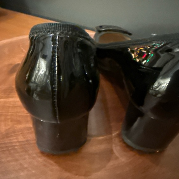 Salvatore Ferragamo Pumps Size 7  6.5? BLK Enamel Leather - Picture 6 of 16